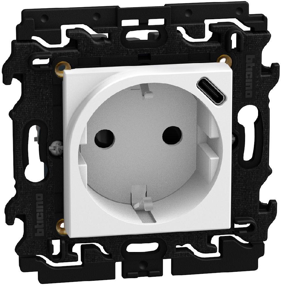 Контакт ШУКО 2P+E 16A + USB тип C Бял