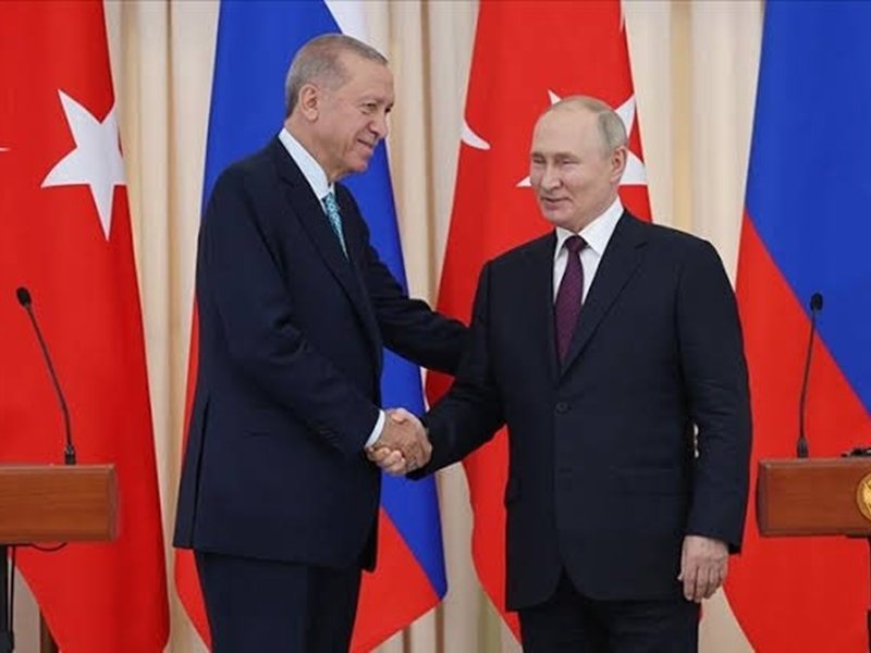 Ердоган обсъди с Путин за сигурността на корабите в Черно море