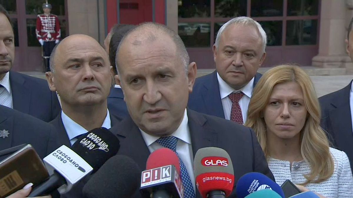 Радев: Не можем да обвиняваме Русия или Украйна без доказателства