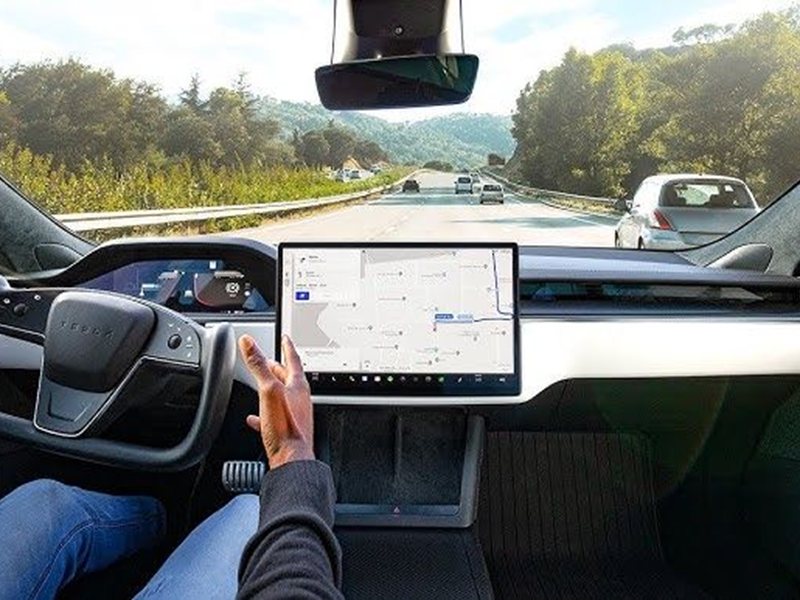 Германия настоява за одобрението на автопилота на Tesla в Европа, включително България
