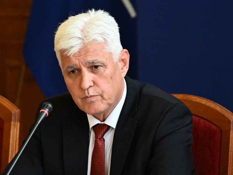 Подводен дрон ще обследва мястото, където бе потопен корабът "Алфа Ватан"