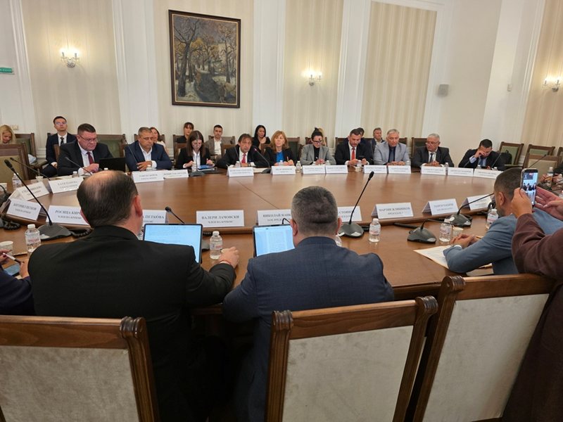 Шишков: “Автомагистрали” купи мантинели от Турция 17% по-евтини от тези по прекъснатата обществена поръчка (Обзор)