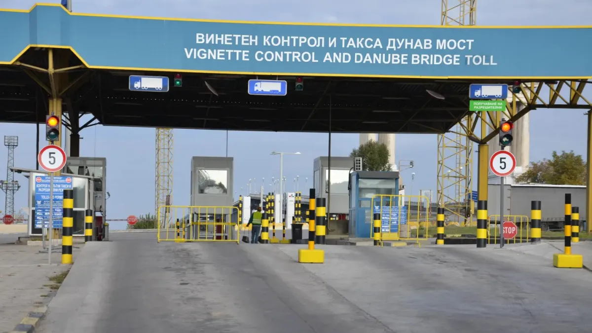 Няма да махат таксата за Дунав мост, но въвеждат електронно плащане
