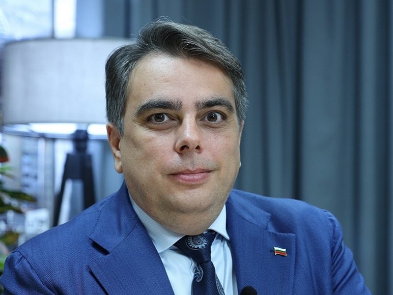 Асен Василев: Правителството е уплашено и без план как да защити България