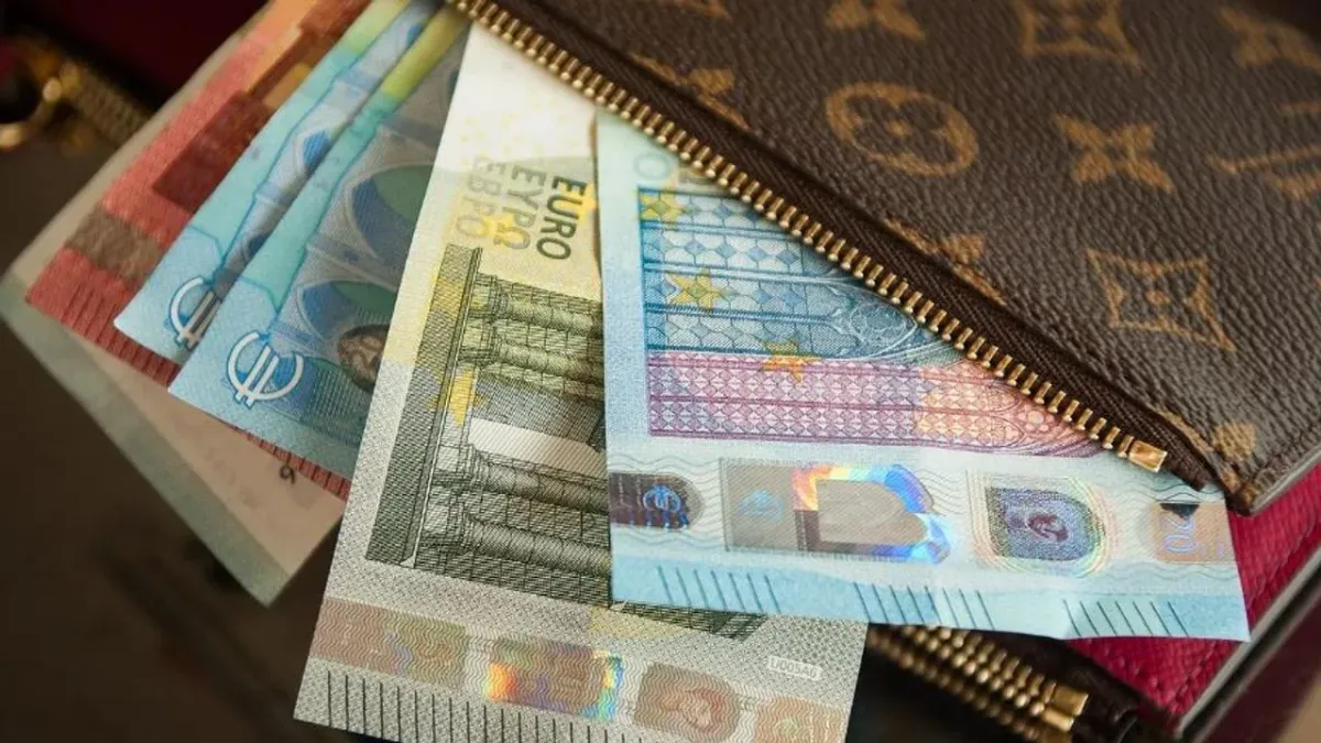 Средният осигурителен доход мина 1056 евро: Важен е за новите пенсии