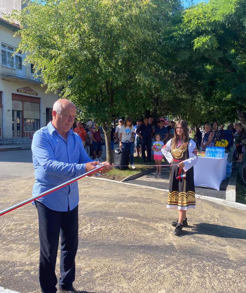 Община Земен изгради втори паркинг в централната градска част на гр. Земен.