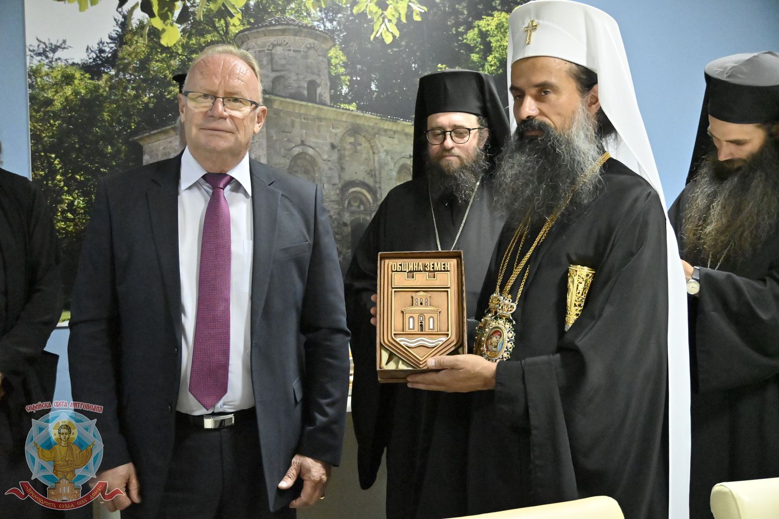 Българският патриарх Даниил посети град Земен!